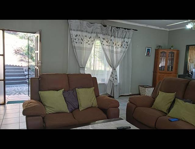 3 BEDROOM HOUSE FOR SALE IN FARNINGHAM RIDGE